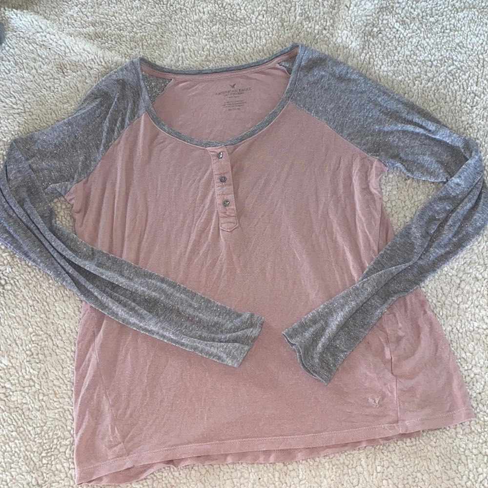 American Eagle outfitters Long sleeve T-shirt!